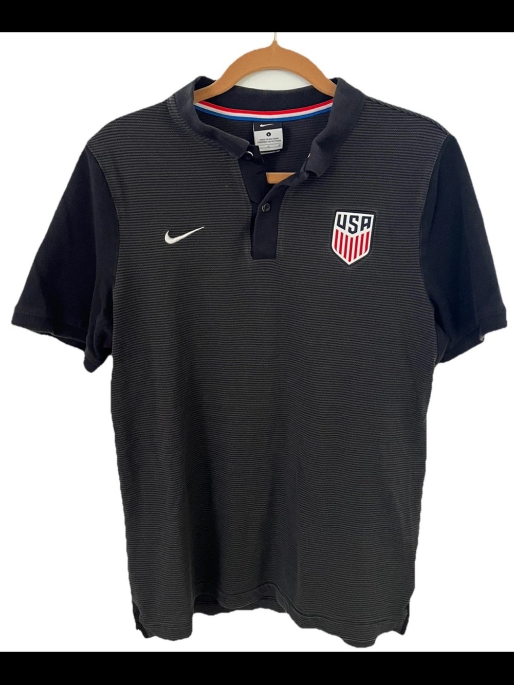 Nike USA Soccer Polo Shirt Women’s Large Black Gray Striped Team USA Crest Polo